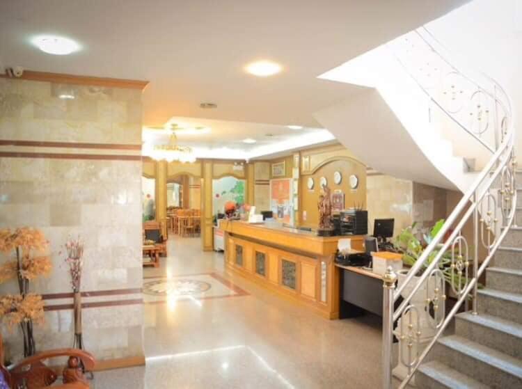 Submukda Phoomplace Hotel Мукдахан Екстериор снимка