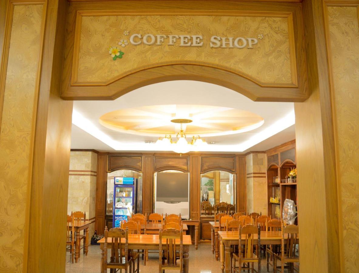 Submukda Phoomplace Hotel Мукдахан Екстериор снимка