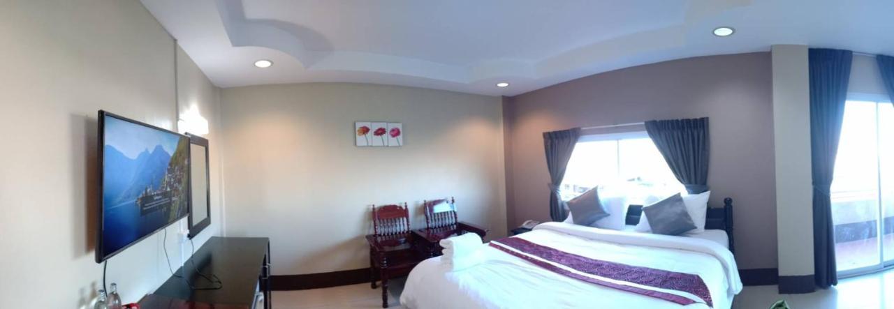 Submukda Phoomplace Hotel Мукдахан Екстериор снимка