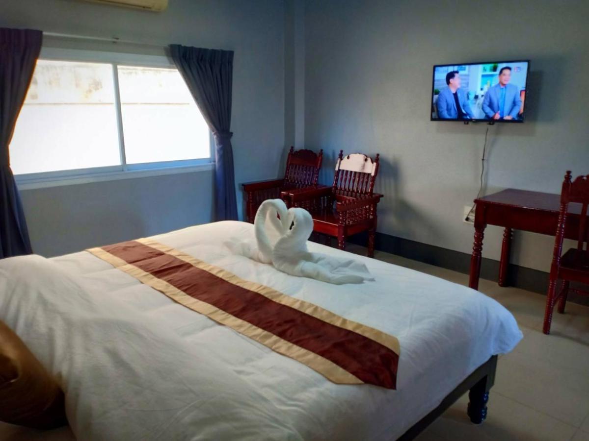 Submukda Phoomplace Hotel Мукдахан Екстериор снимка