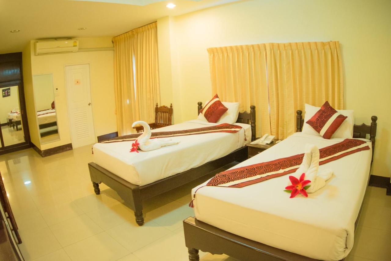 Submukda Phoomplace Hotel Мукдахан Екстериор снимка