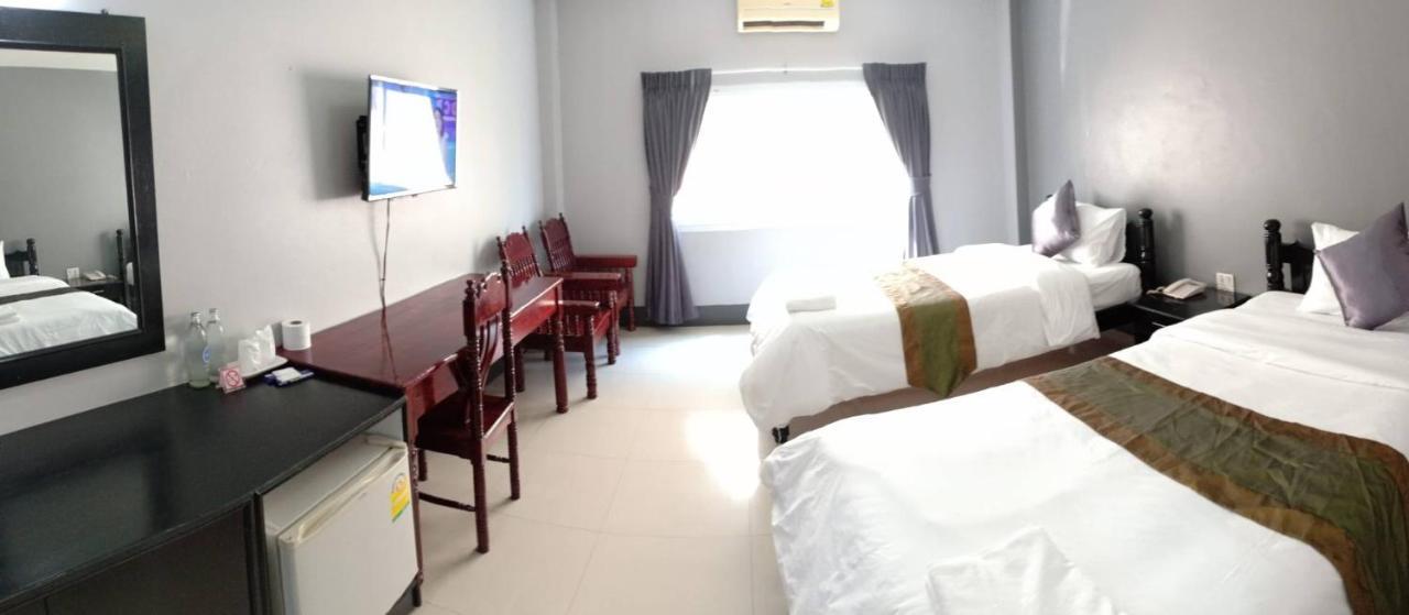 Submukda Phoomplace Hotel Мукдахан Екстериор снимка