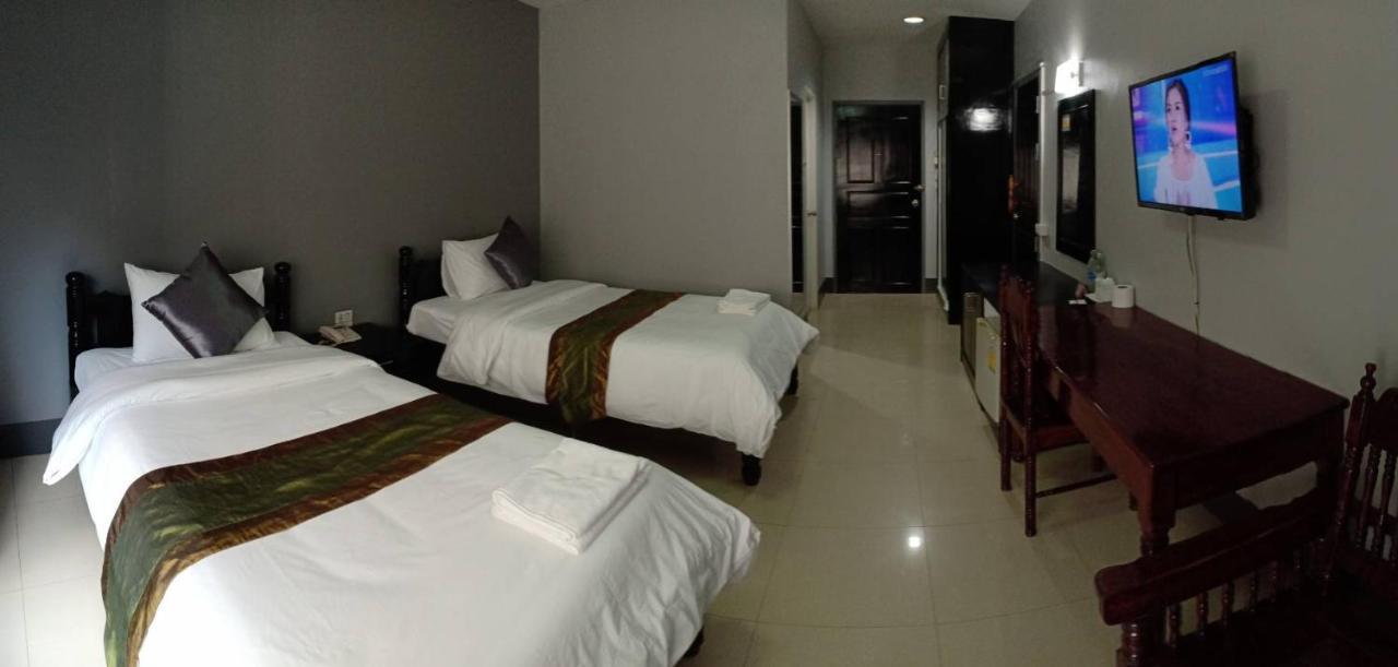 Submukda Phoomplace Hotel Мукдахан Екстериор снимка