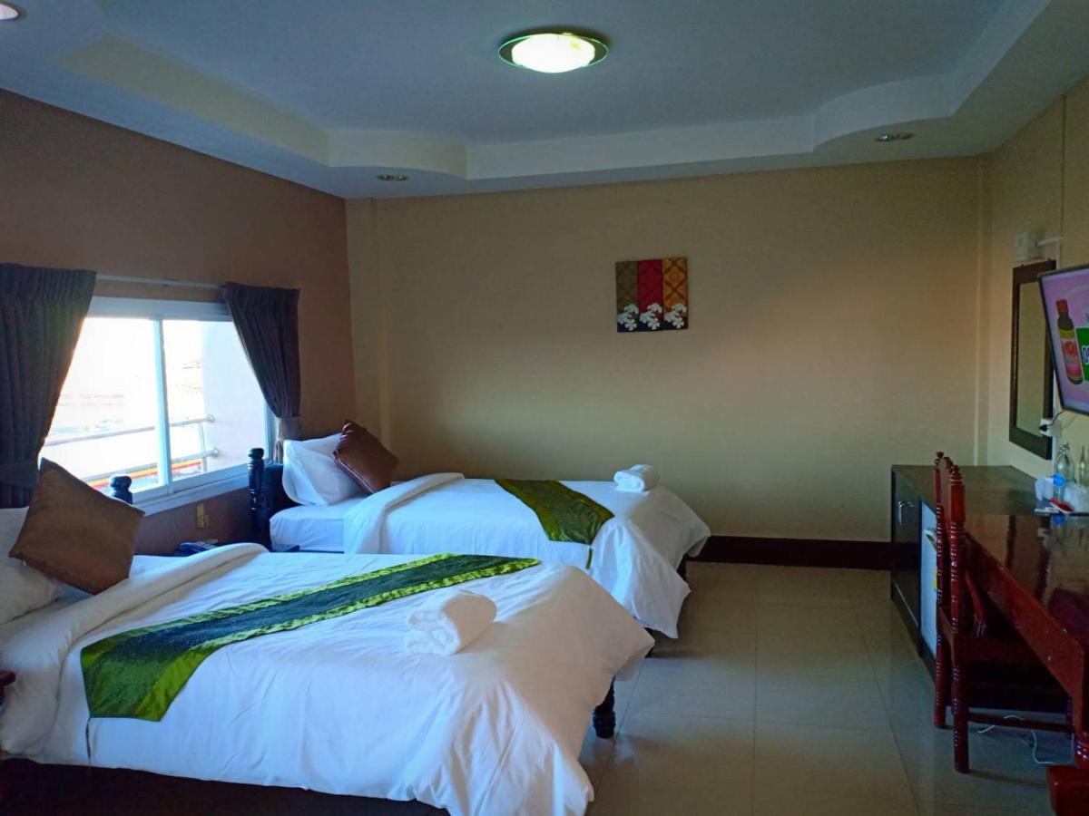 Submukda Phoomplace Hotel Мукдахан Екстериор снимка