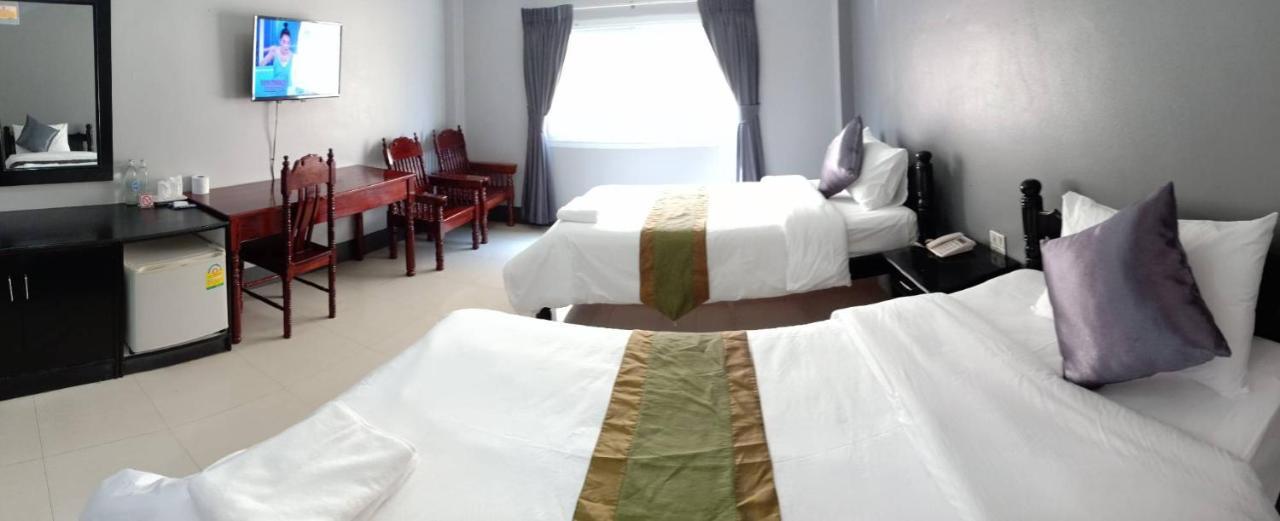 Submukda Phoomplace Hotel Мукдахан Екстериор снимка